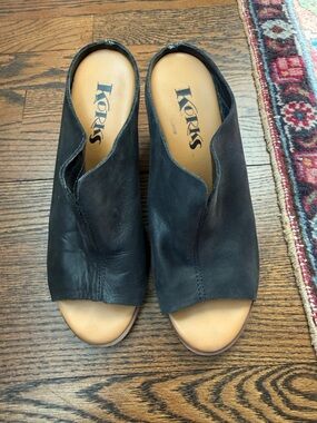 Kork-Ease Black Leather Open-Toe Slide Mules